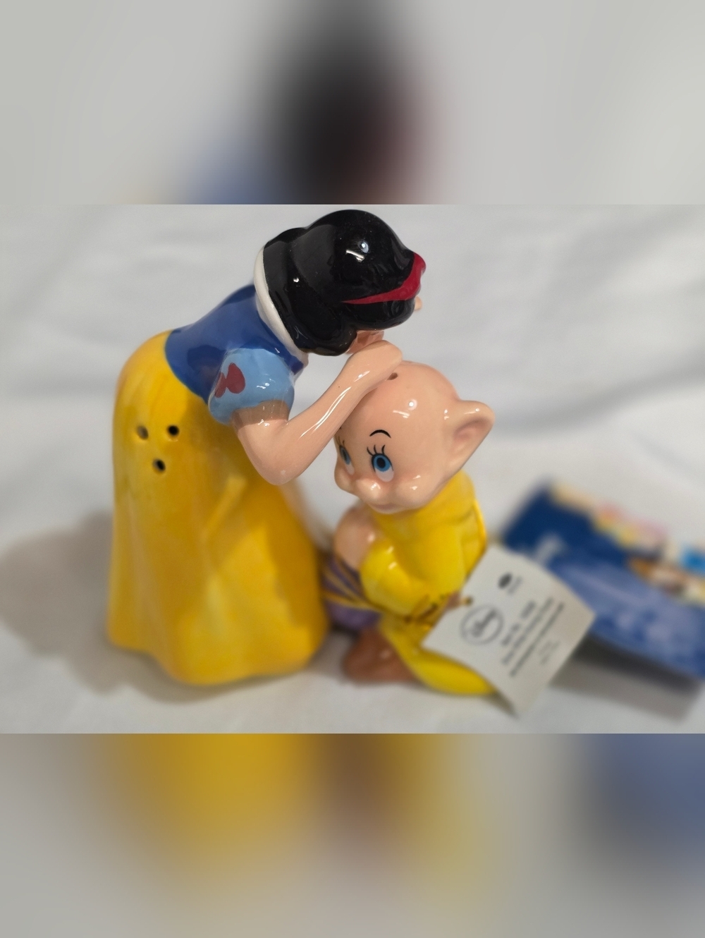 Westland Giftware Disney Snow White/Dopey Magnetic Ceramic Salt AndPepper Shaker - Picture 7 of 10